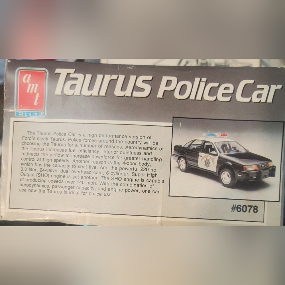 Taurus Police Car Model Kit by AMT. - Picture 5 of 9